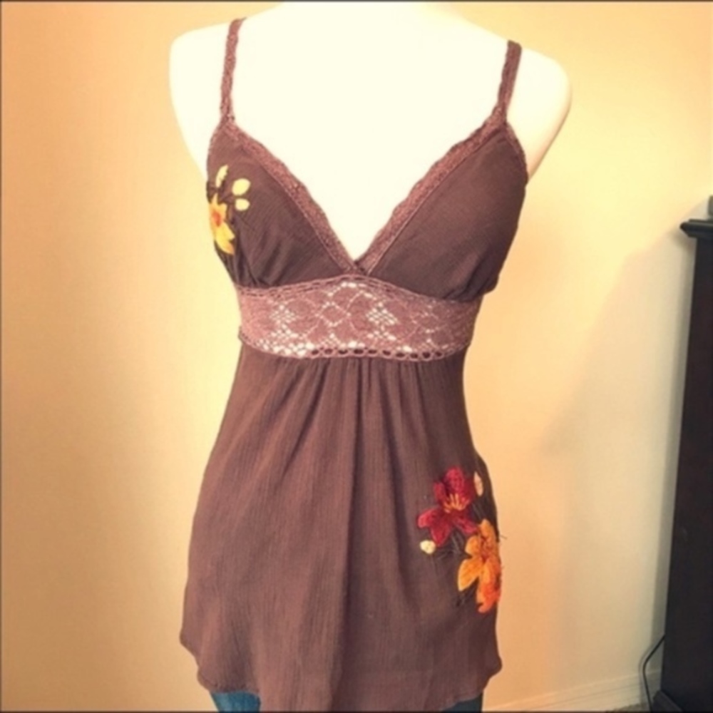 Buckle Brown Floral Embroidered Tank Top